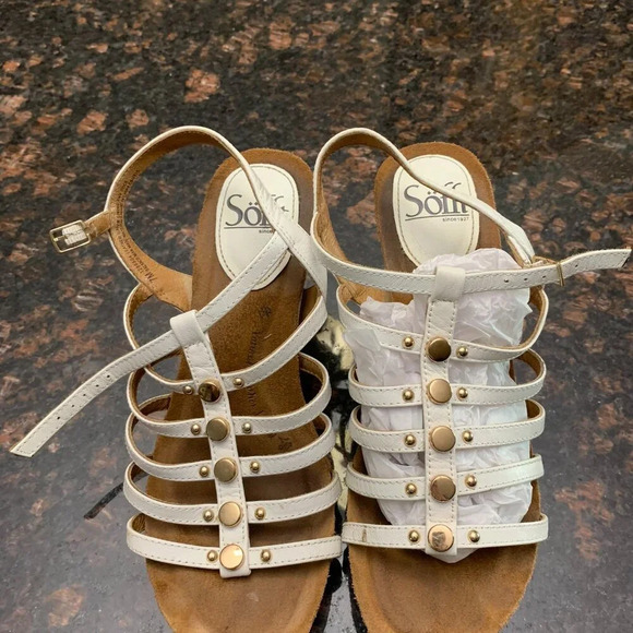 Platform Sandals - Picture 2 of 9